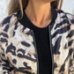 Bomberjack met rits en zebraprint voor dames in de herfst