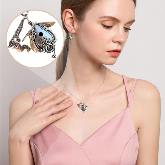 Begin het nieuwe jaar met iets bijzonders 🕊️ Fijne ketting met vogelhuisje-hanger